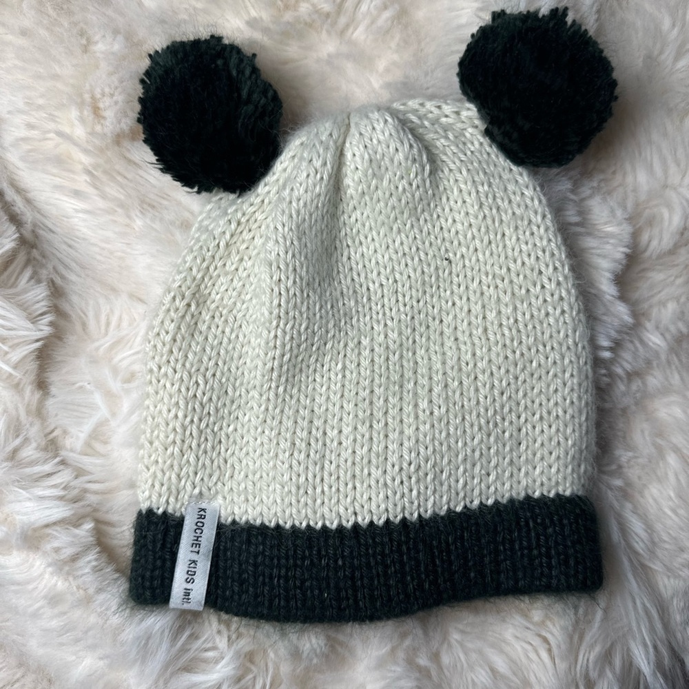 Knit Pom-Pom Hat - Black and White